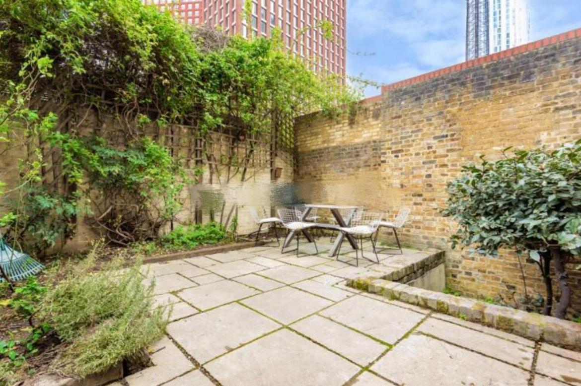 Shared Guest House 5 Mins Walk From Vauxhall And Nine Elms Station With Off-Site Parking Near Us Embassy لندن المظهر الخارجي الصورة